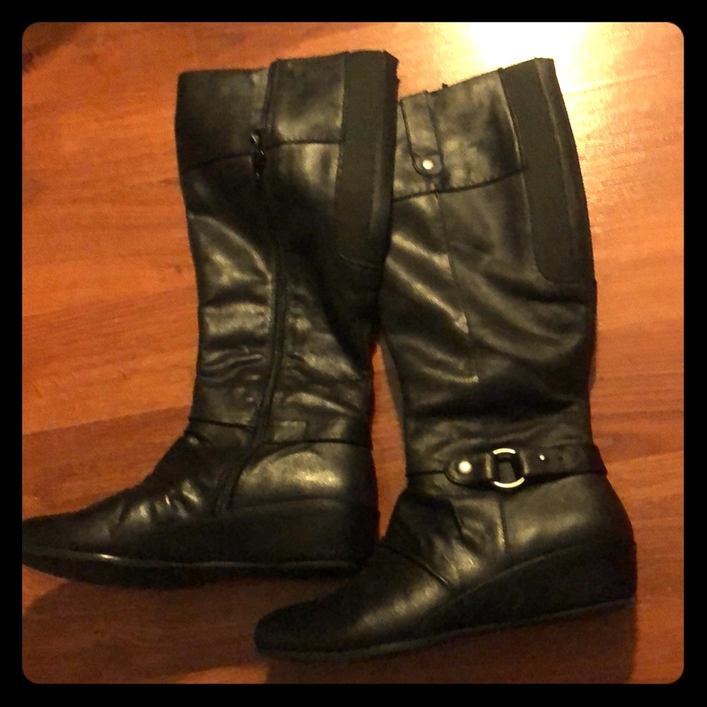 Black boots